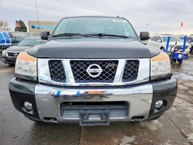 2015 NISSAN TITAN SV  