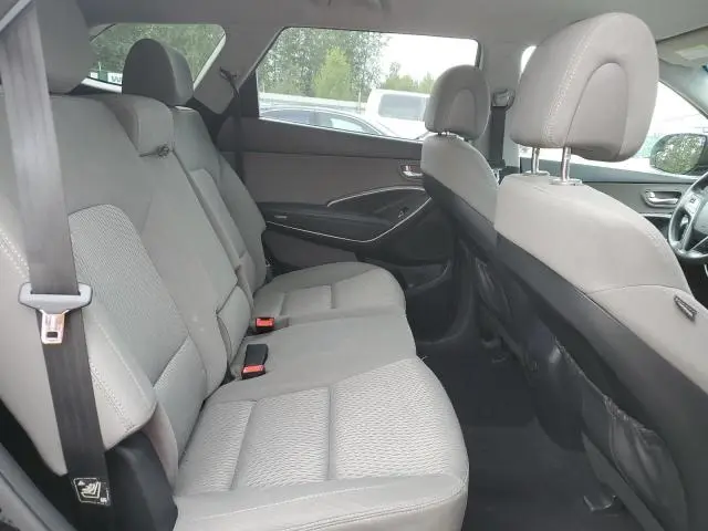 2017 HYUNDAI SANTA FE SE  