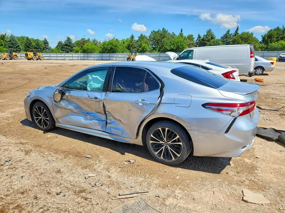 2018 TOYOTA CAMRY SE  