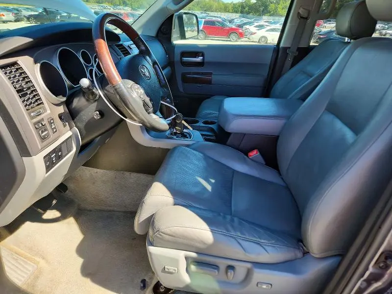 2011 TOYOTA SEQUOIA PLATINUM  
