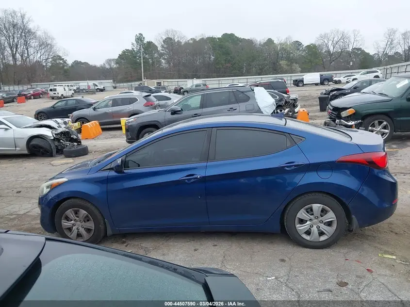 2016 HYUNDAI ELANTRA SE