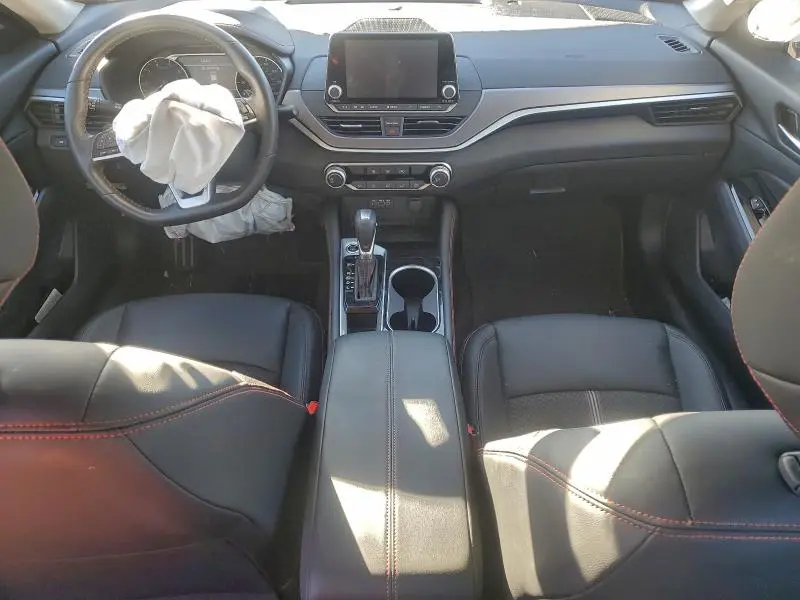 2024 NISSAN ALTIMA SR  