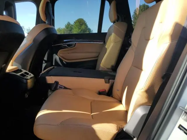 2016 VOLVO XC90 T6  