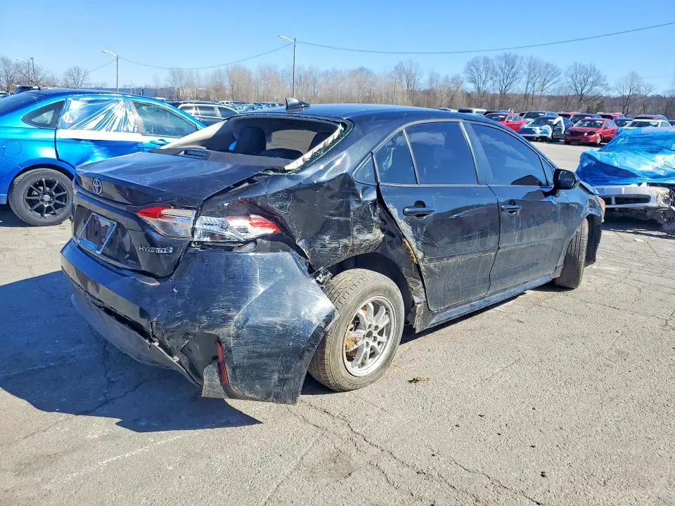 2022 TOYOTA COROLLA LE  