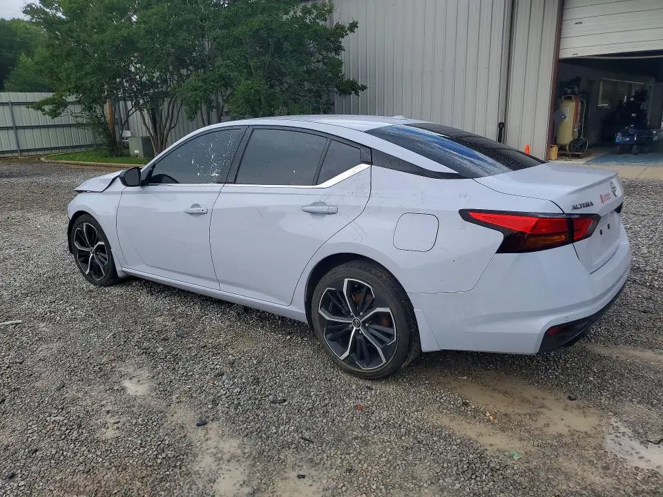 2024 NISSAN ALTIMA SR  