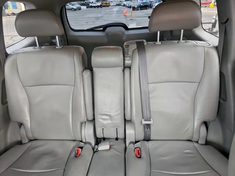 2011 TOYOTA HIGHLANDER BASE  