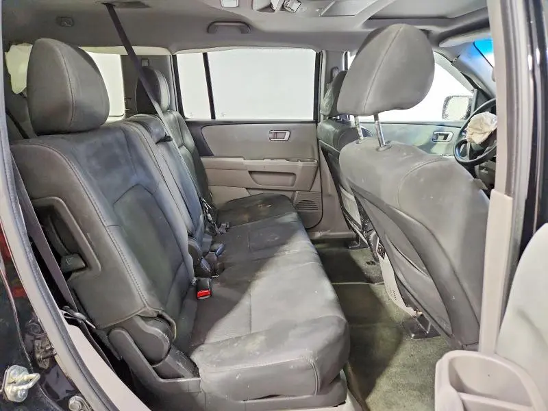 2015 HONDA PILOT SE  