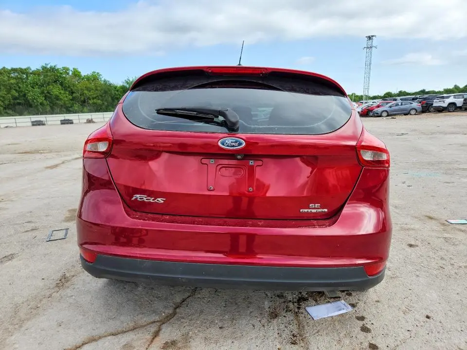 2015 FORD FOCUS SE  