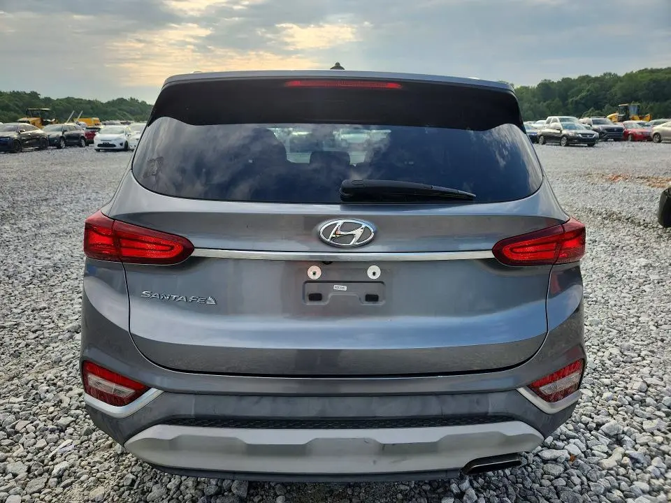 2019 HYUNDAI SANTA FE SE  