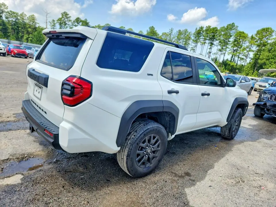 2025 TOYOTA 4RUNNER SR5  