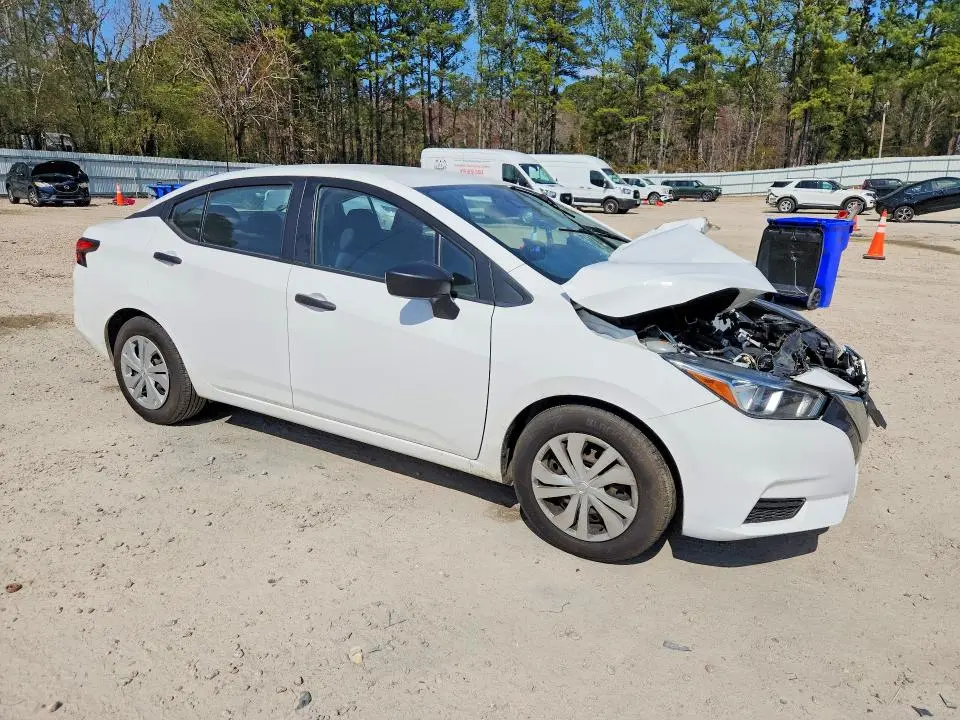 2020 NISSAN VERSA S  