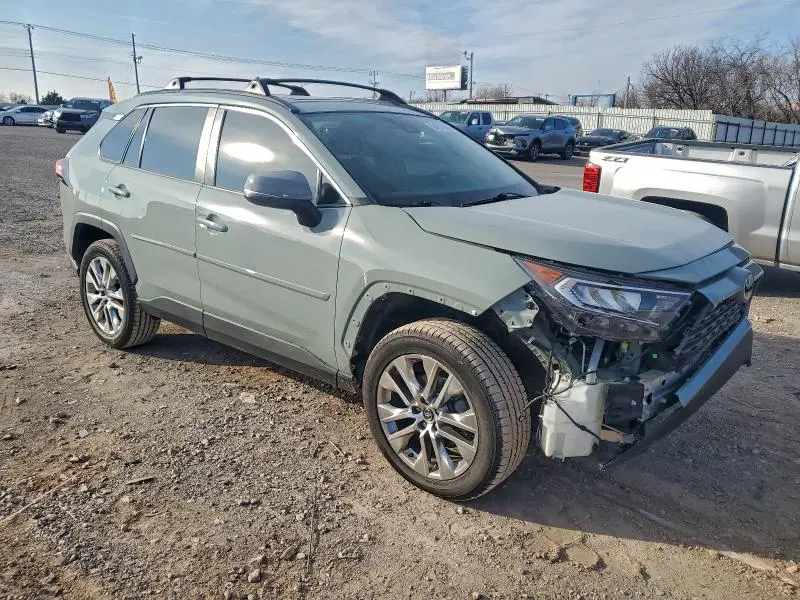 2020 TOYOTA RAV4 XLE PREMIUM  