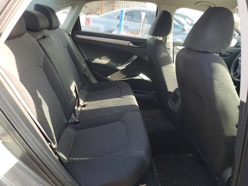 2015 VOLKSWAGEN PASSAT S  