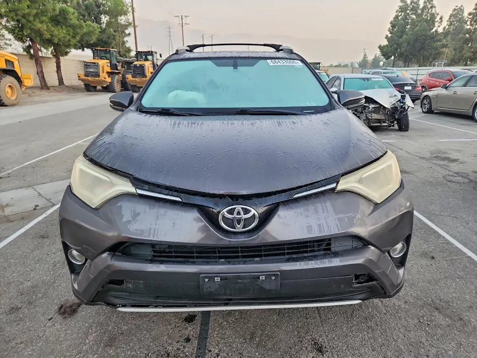 2016 TOYOTA RAV4 XLE  