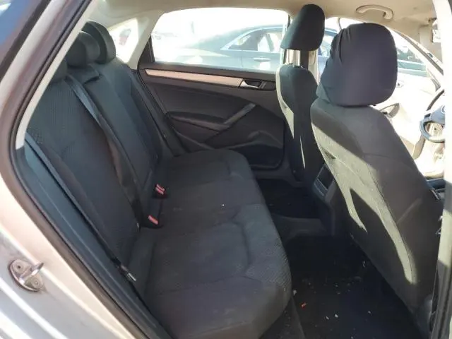 2015 VOLKSWAGEN PASSAT S  