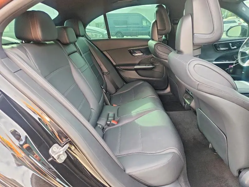2025 MERCEDES-BENZ C 300  