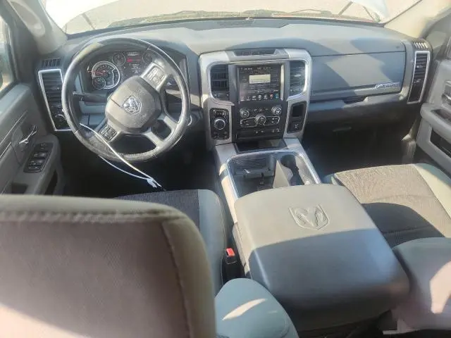 2016 RAM 1500 SLT  