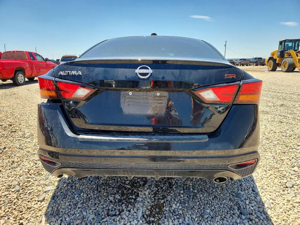 2023 NISSAN ALTIMA SR  