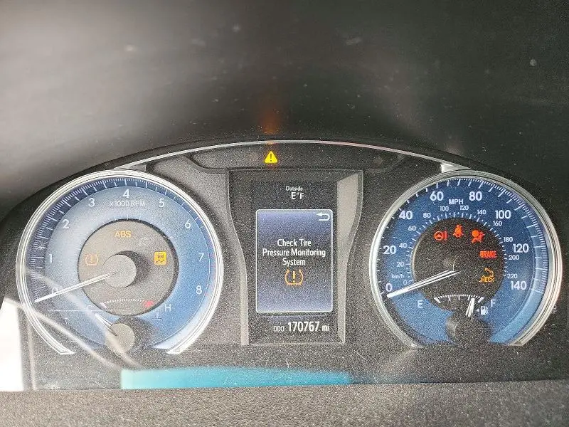 2016 TOYOTA CAMRY LE  