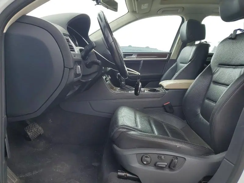 2016 VOLKSWAGEN TOUAREG LUXURY 3.6L