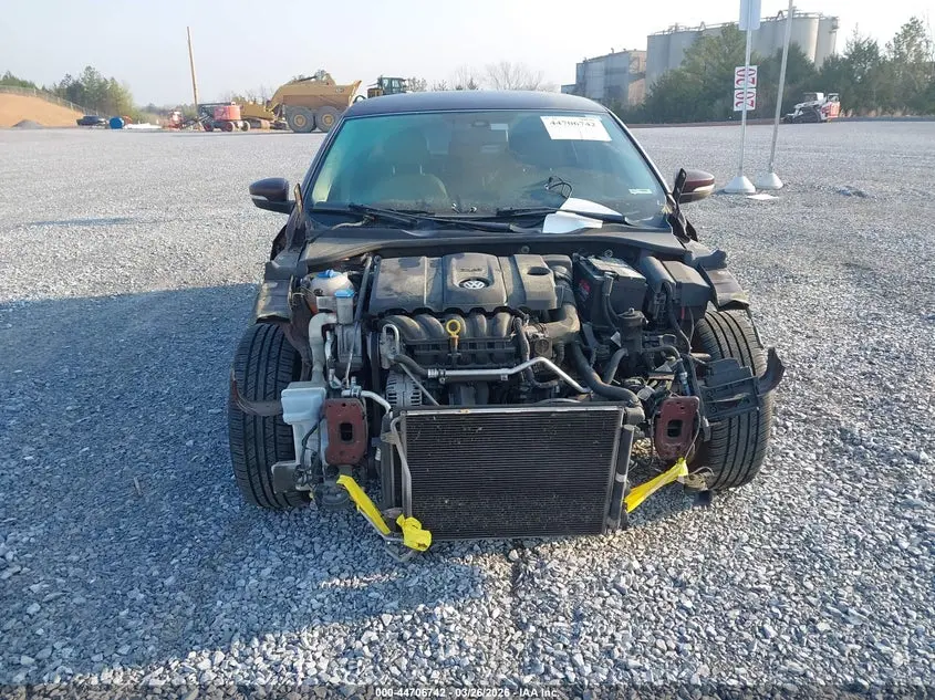 2013 VOLKSWAGEN PASSAT 2.5L SE