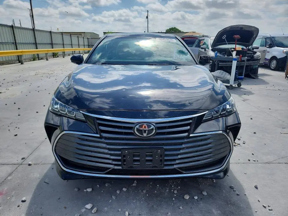 2020 TOYOTA AVALON XLE  
