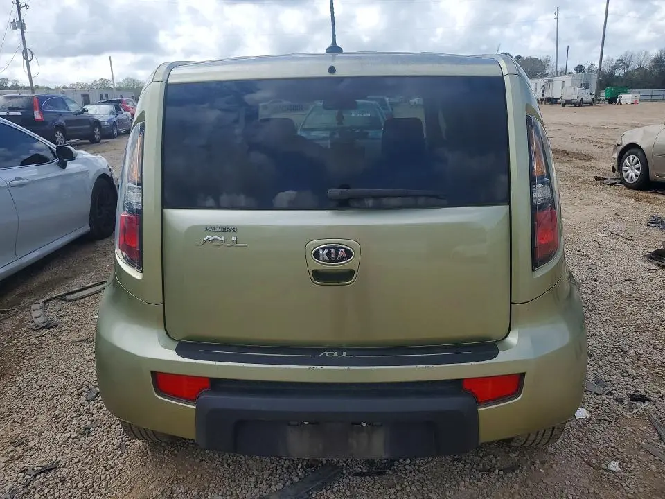 2011 KIA SOUL +  