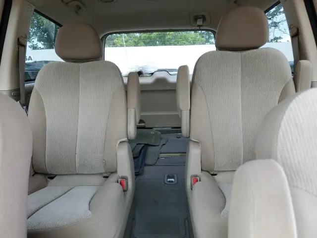 2012 KIA SEDONA LX  