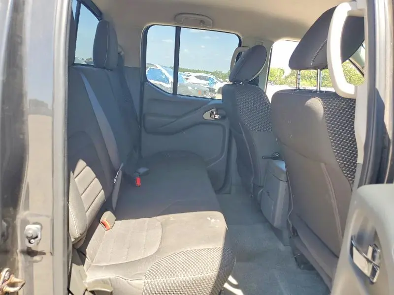 2015 NISSAN FRONTIER DESERT RUNNER  
