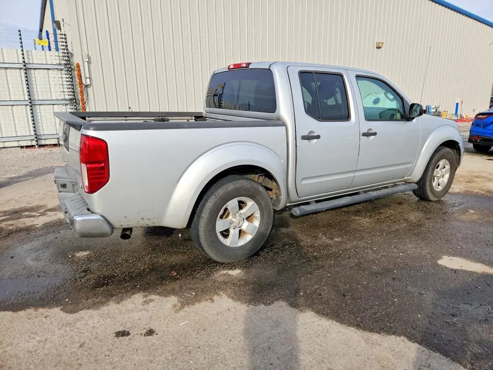 2013 NISSAN FRONTIER S  