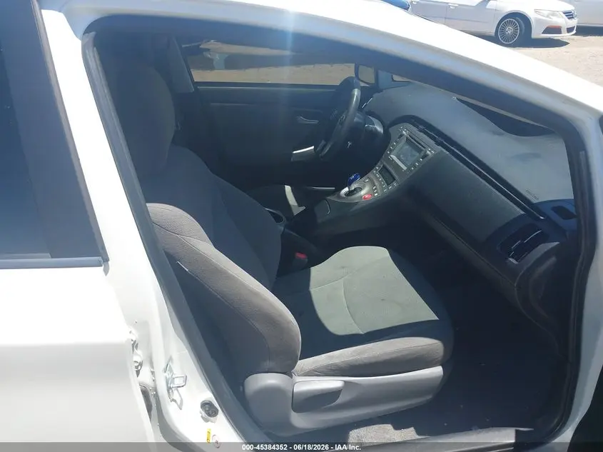 2015 TOYOTA PRIUS THREE