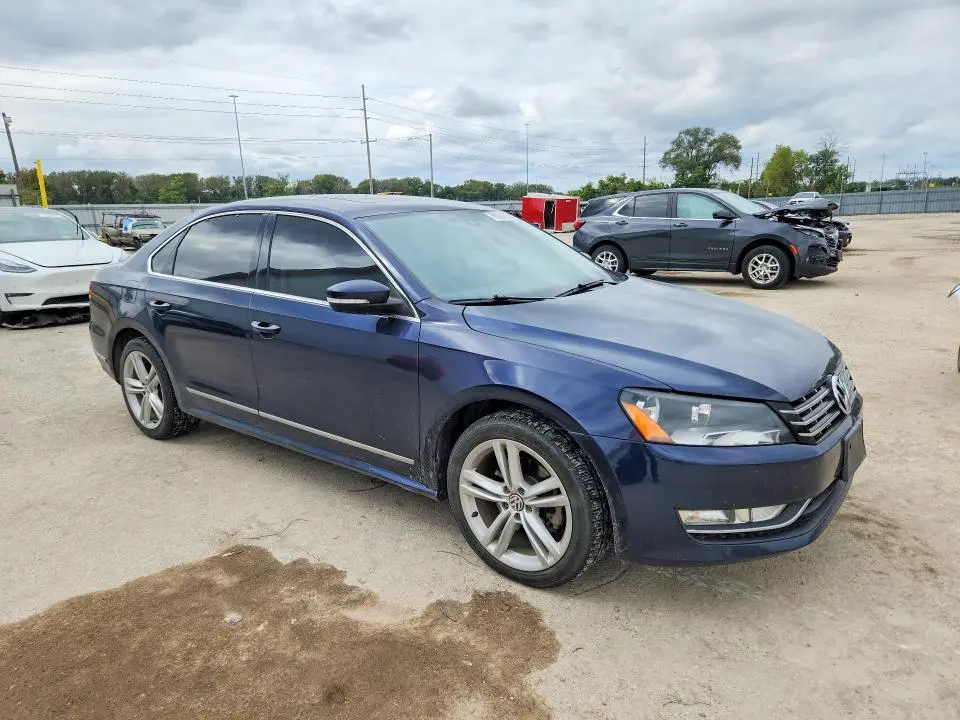 2014 VOLKSWAGEN PASSAT SE  