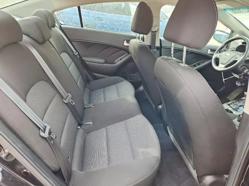 2017 KIA FORTE LX  
