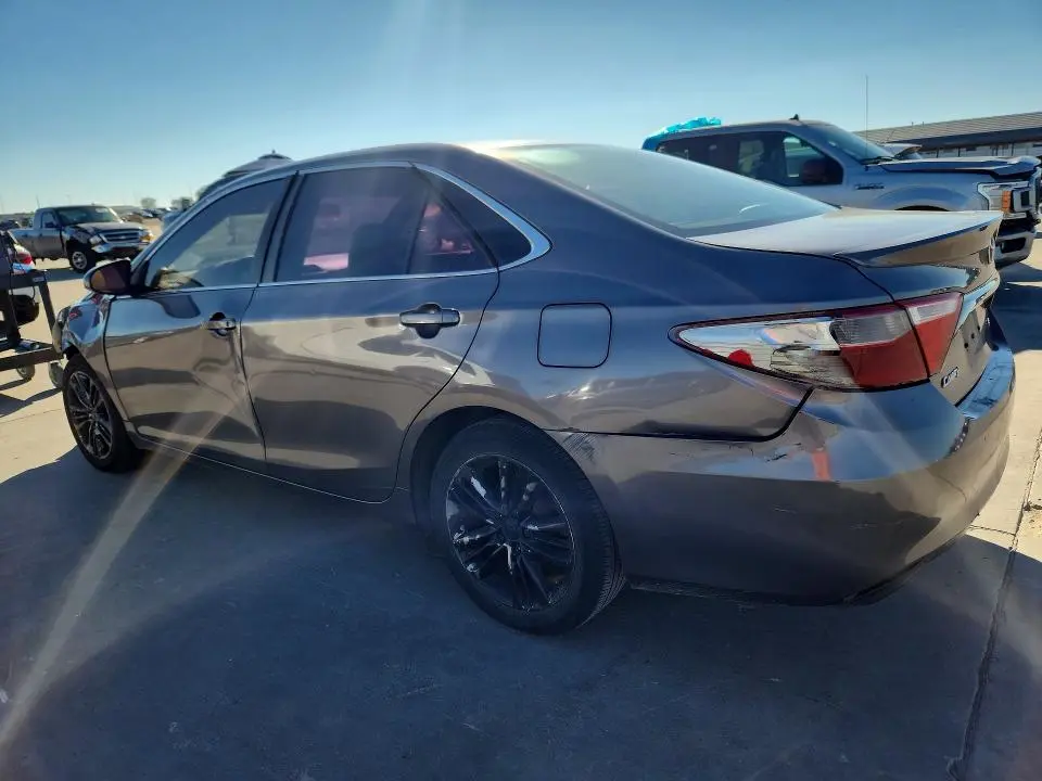 2015 TOYOTA CAMRY SE  