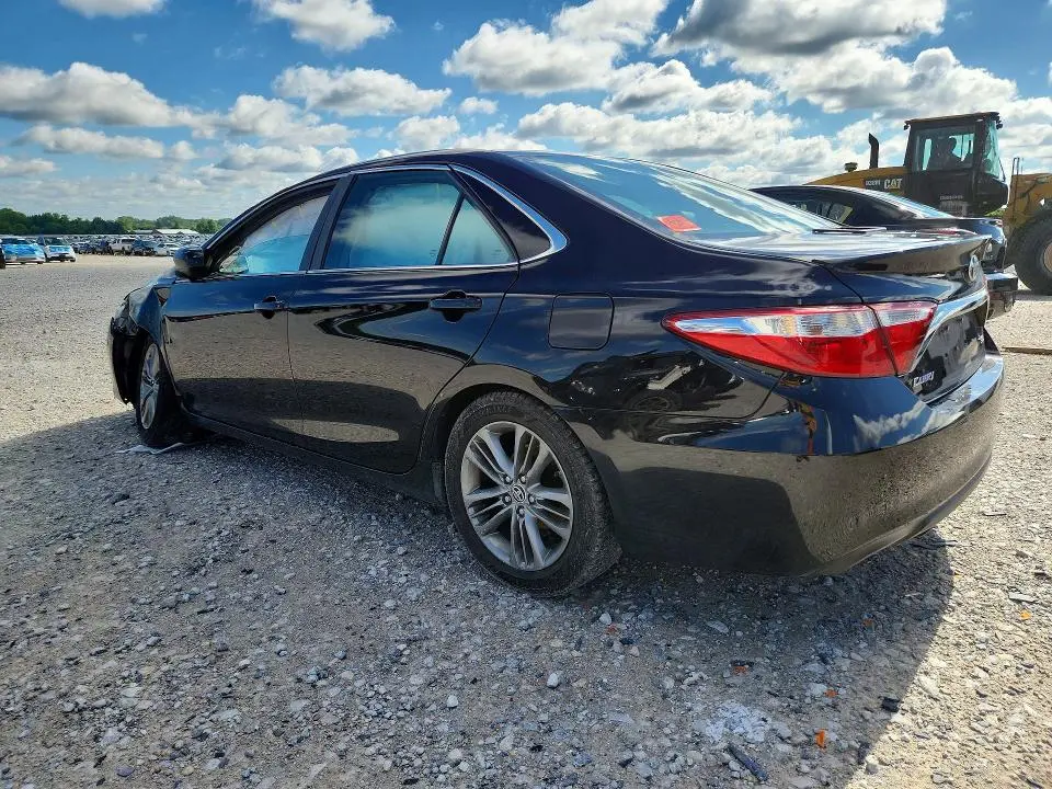 2015 TOYOTA CAMRY SE  
