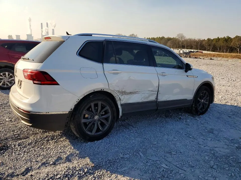 2022 VOLKSWAGEN TIGUAN SE  