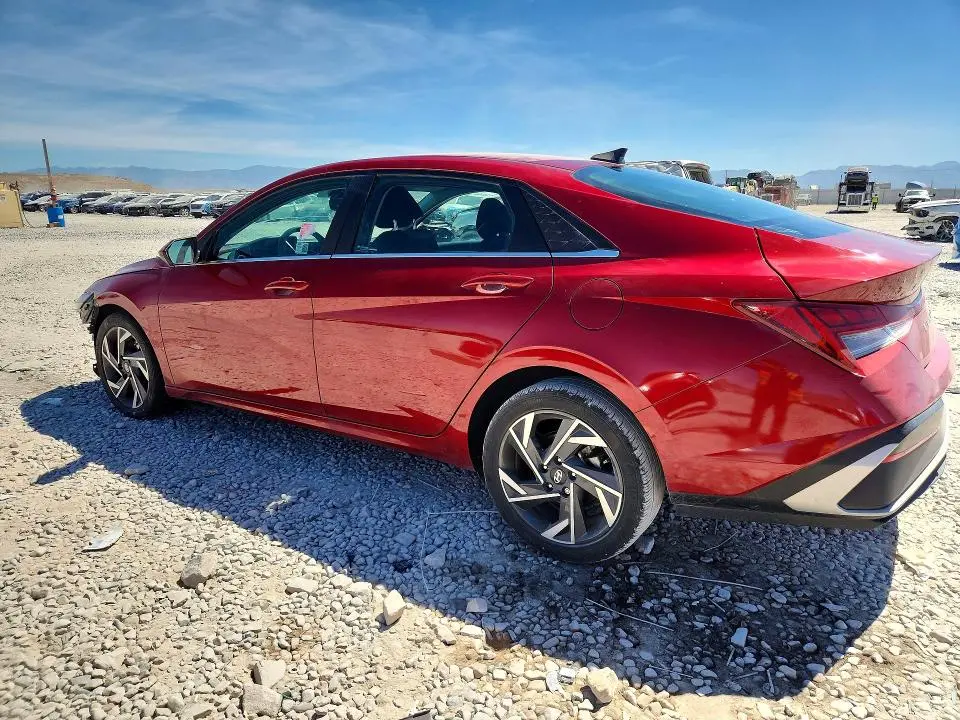 2024 HYUNDAI ELANTRA SEL  