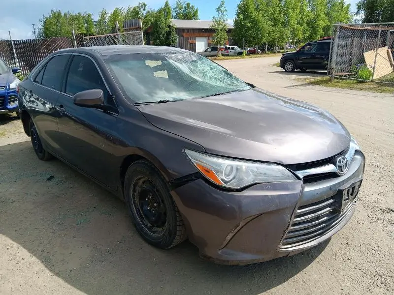 2015 TOYOTA CAMRY LE  