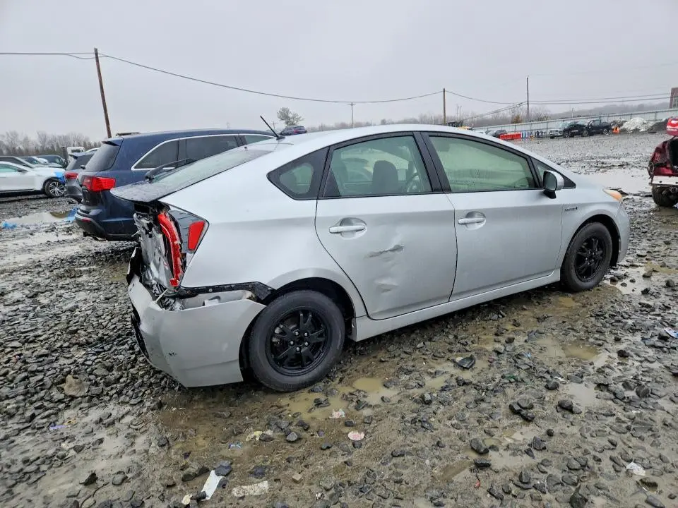 2013 TOYOTA PRIUS TWO  