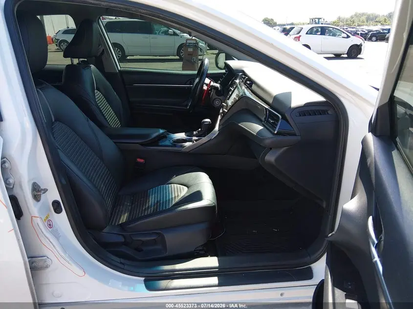 2019 TOYOTA CAMRY SE