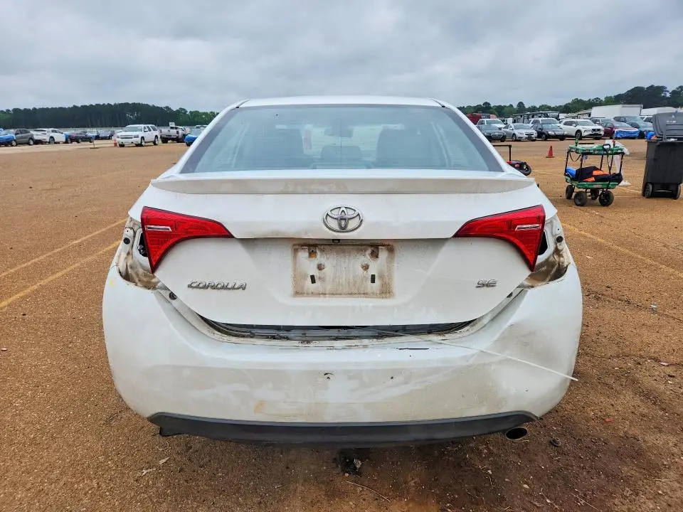 2019 TOYOTA COROLLA SE  