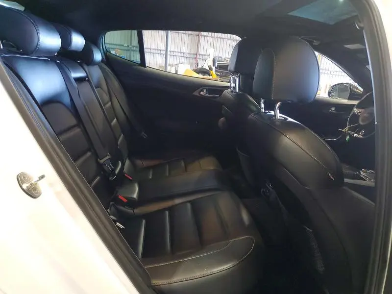2018 KIA STINGER GT2  