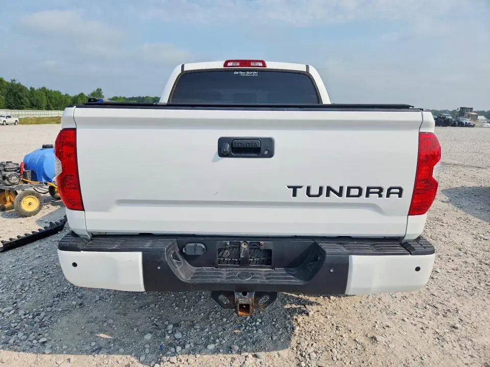 2017 TOYOTA TUNDRA SR5  