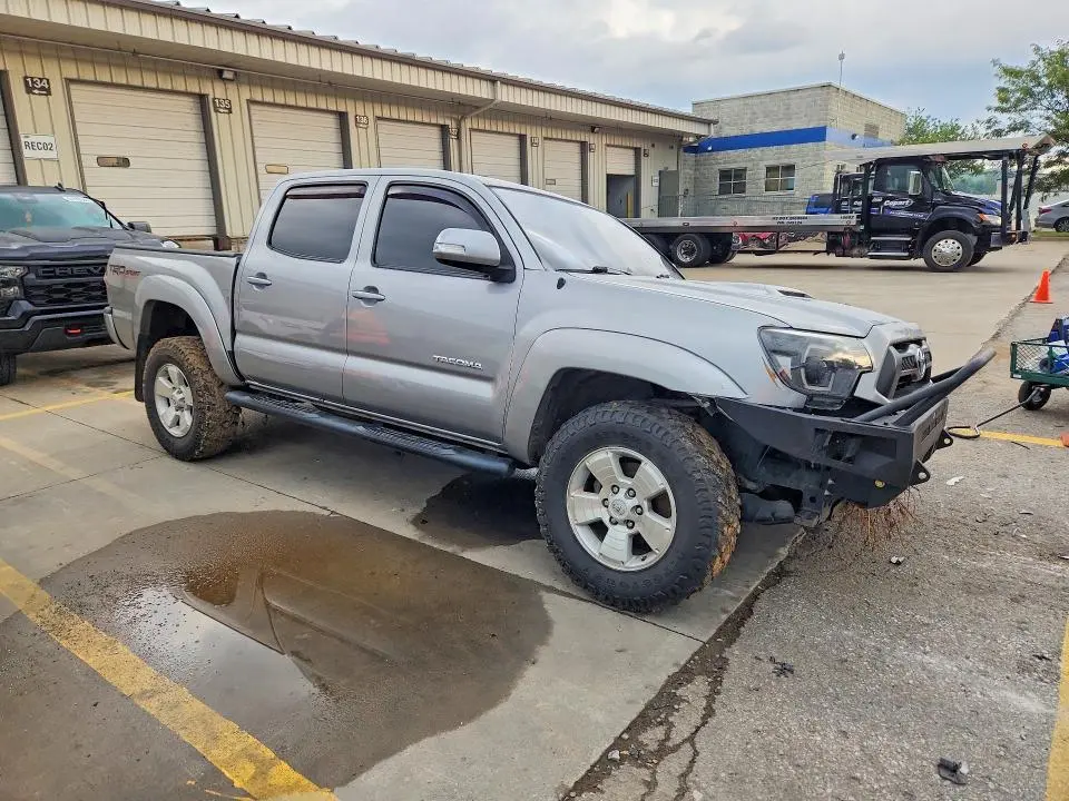 2015 TOYOTA TACOMA V6  