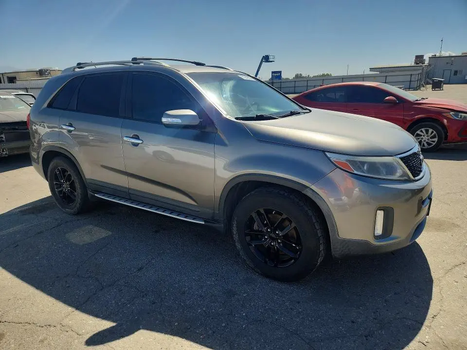 2014 KIA SORENTO LX  