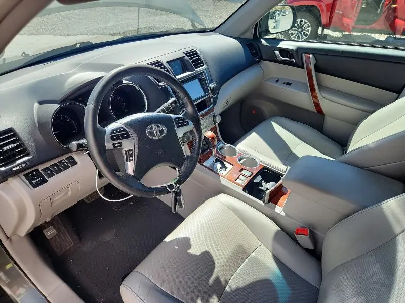 2013 TOYOTA HIGHLANDER LIMITED  