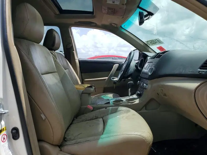 2012 TOYOTA HIGHLANDER SE  