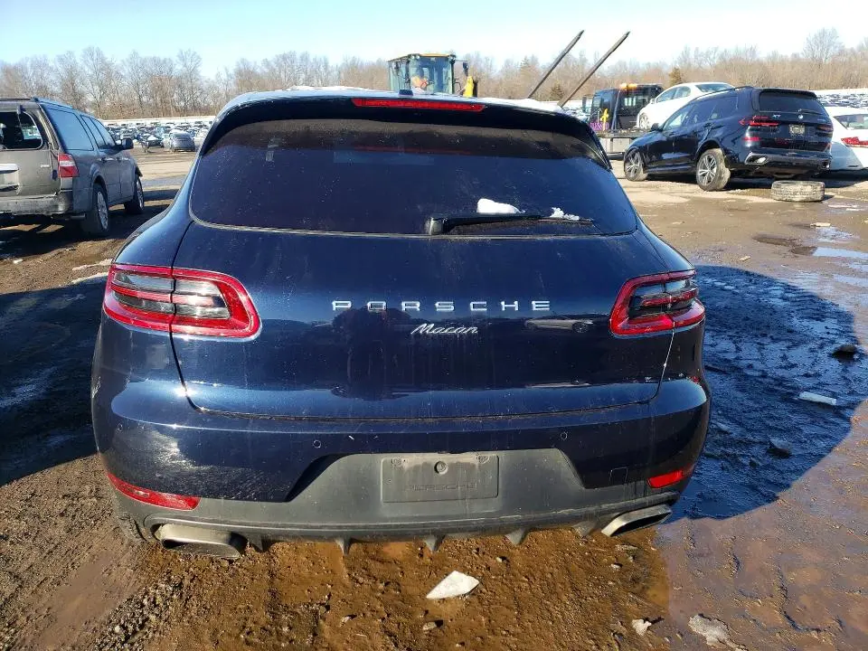 2018 PORSCHE MACAN   