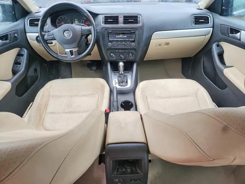 2013 VOLKSWAGEN JETTA SE  