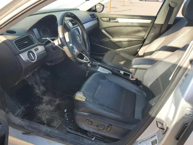 2012 VOLKSWAGEN PASSAT SE